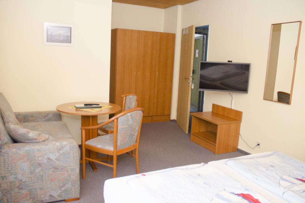 Zum Wikinger Hotel Nessmersiel Room photo