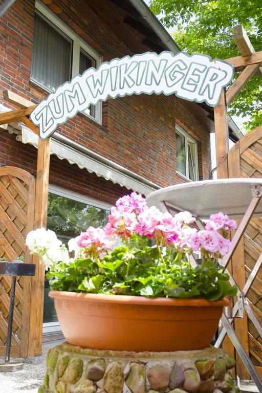 Zum Wikinger Hotel Nessmersiel Exterior photo