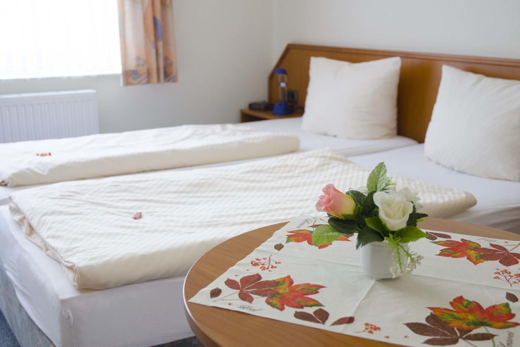 Zum Wikinger Hotel Nessmersiel Room photo