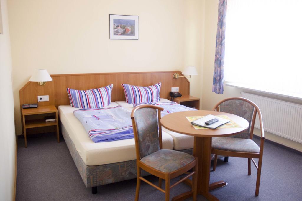Zum Wikinger Hotel Nessmersiel Room photo